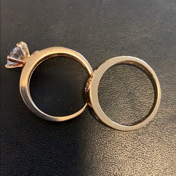 Engagement Rings - Picture 3 of 5